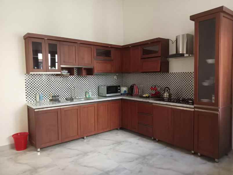 dijual rumah jl namburan panembahan