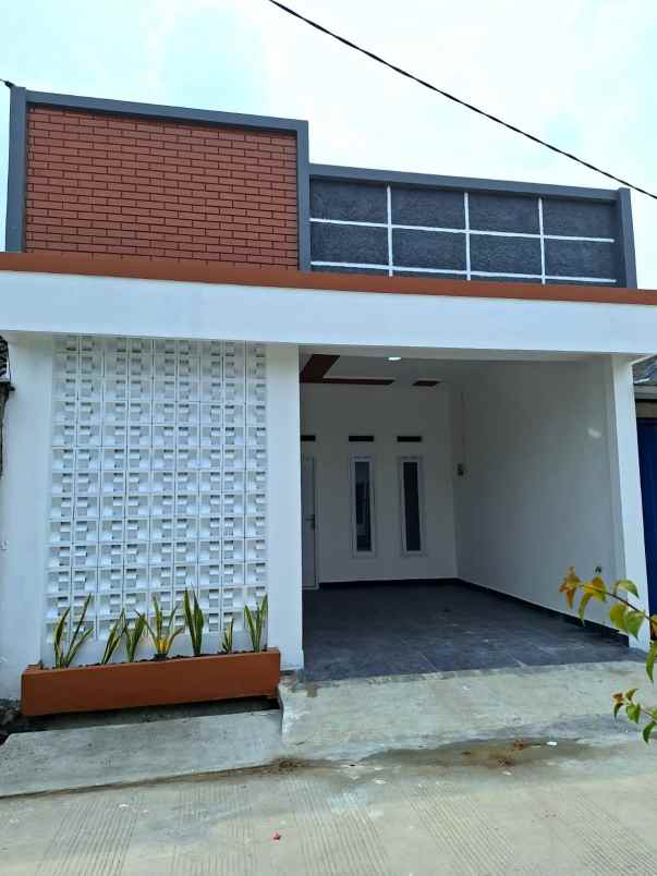 dijual rumah jl perumahan citra kebun mas