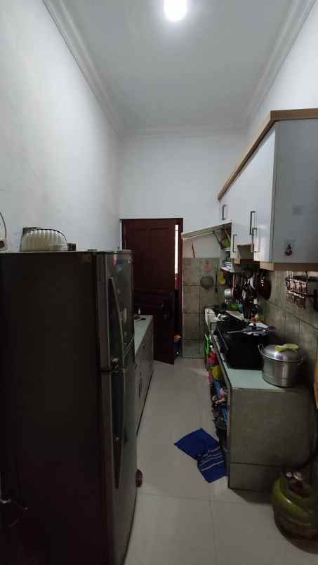 dijual rumah jl pondok kacang barat