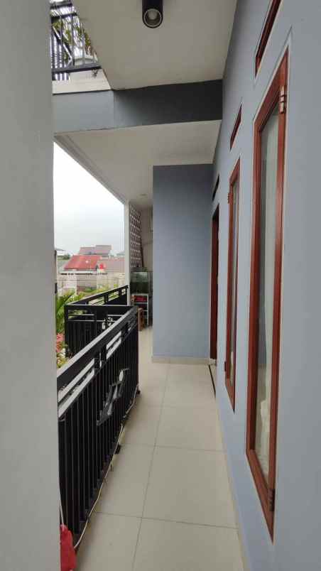 dijual rumah jl pondok kacang barat