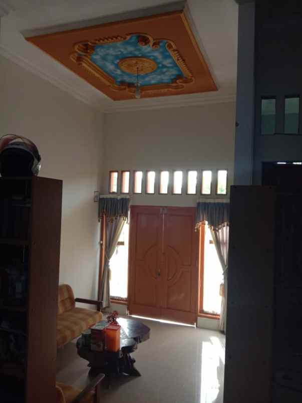 dijual rumah jl raden patah no 100