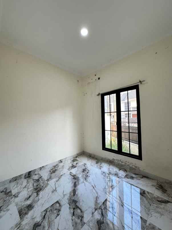 dijual rumah jl raden saleh sukmajaya depok