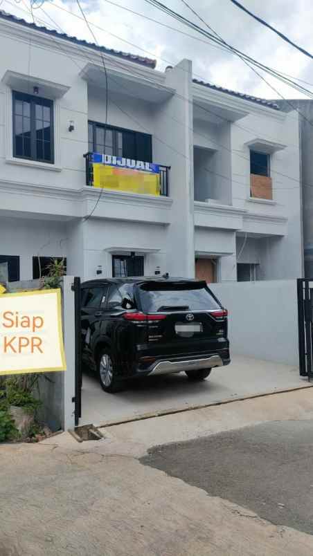 dijual rumah jl raya hankam mabes abri