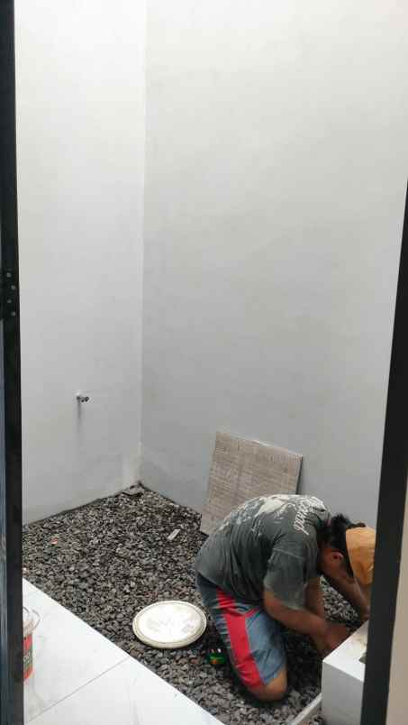 dijual rumah jl raya hankam mabes abri