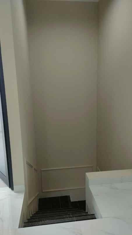 dijual rumah jl raya hankam mabes abri