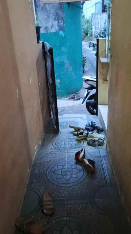 dijual rumah jl raya kahfi 2 srengseng