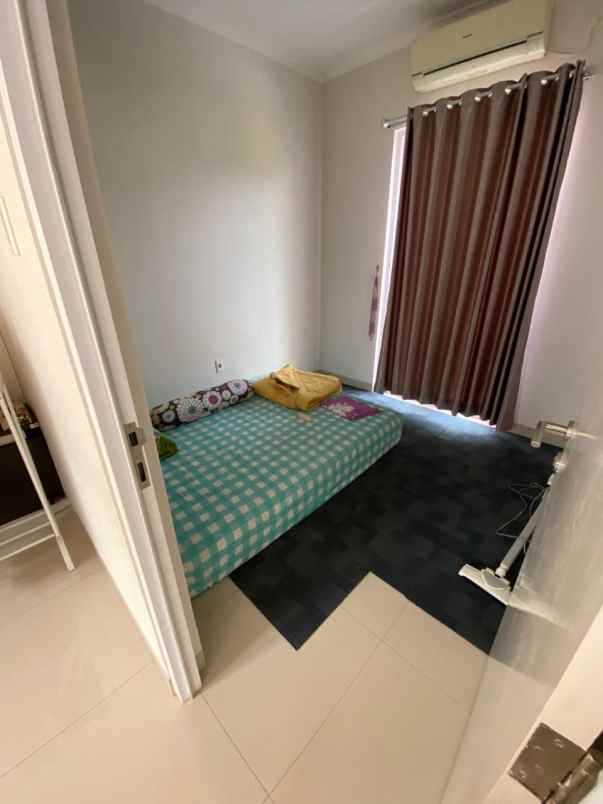 dijual rumah jl raya mustika sari