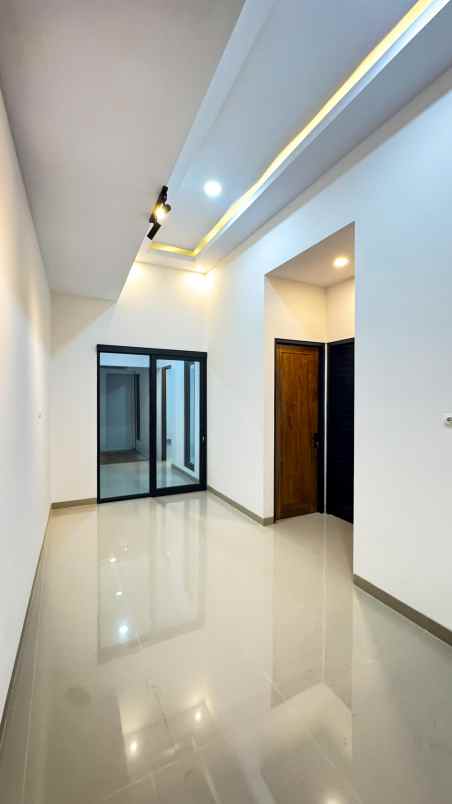 dijual rumah jl salak turi km 1