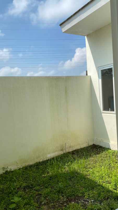 dijual rumah jl sam ratulangi