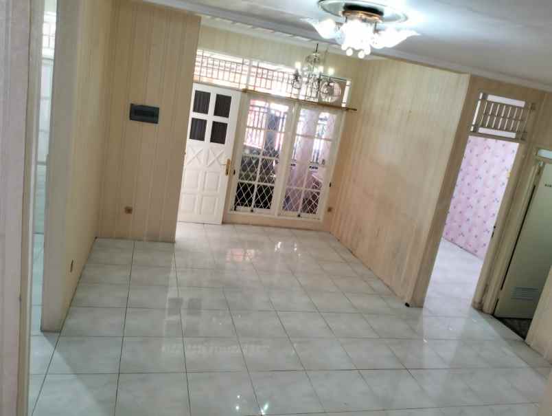 dijual rumah jl santunan jaya