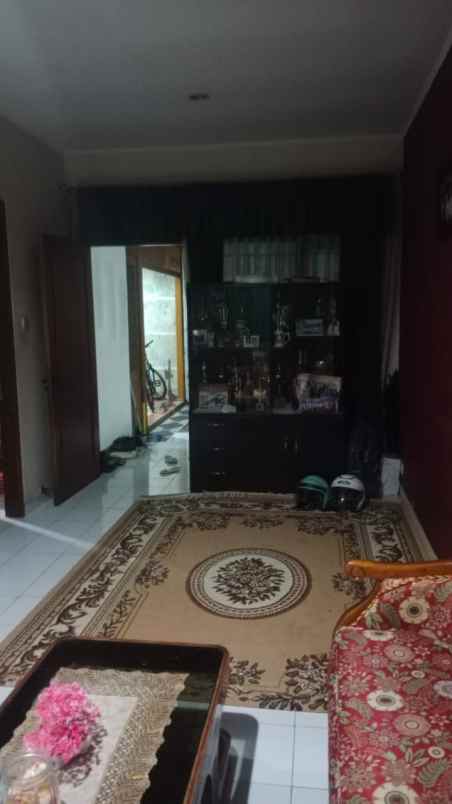dijual rumah jl senam indah antapani