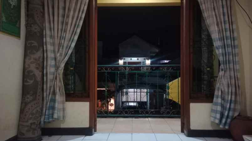 dijual rumah jl senam indah antapani