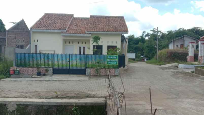 dijual rumah jl sultan agung