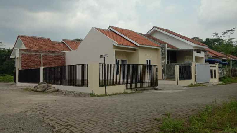 dijual rumah jl sultan agung dusun iv
