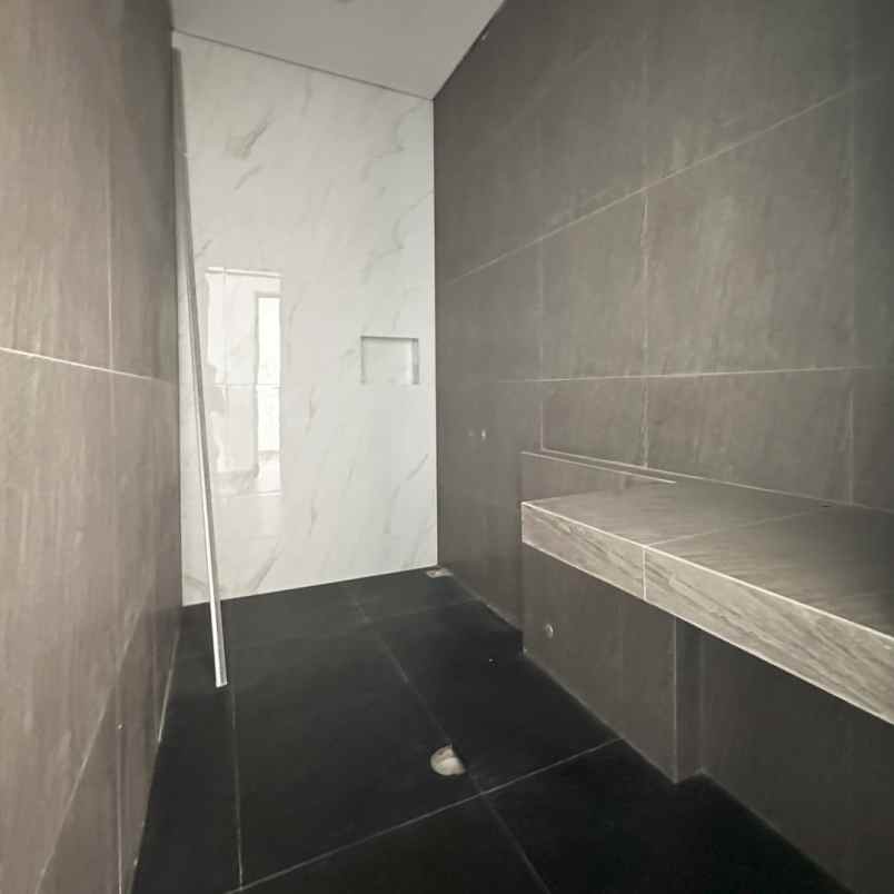 dijual rumah jl taman wijaya kusuma no