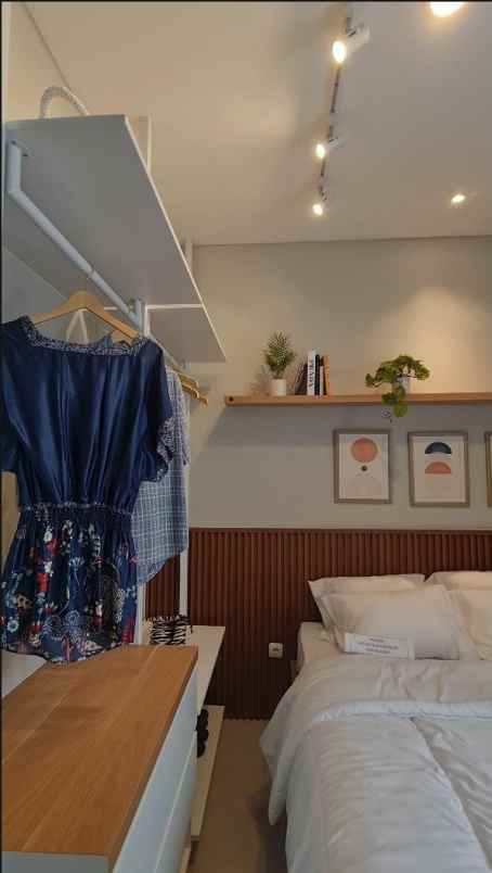 dijual rumah jln cimuning mustika jaya