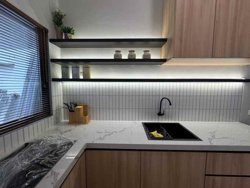 dijual rumah jln dwikora kota pekanbaru