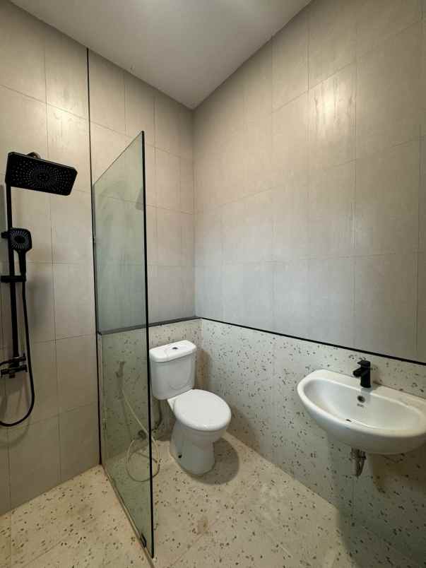 dijual rumah jln dwikora kota pekanbaru