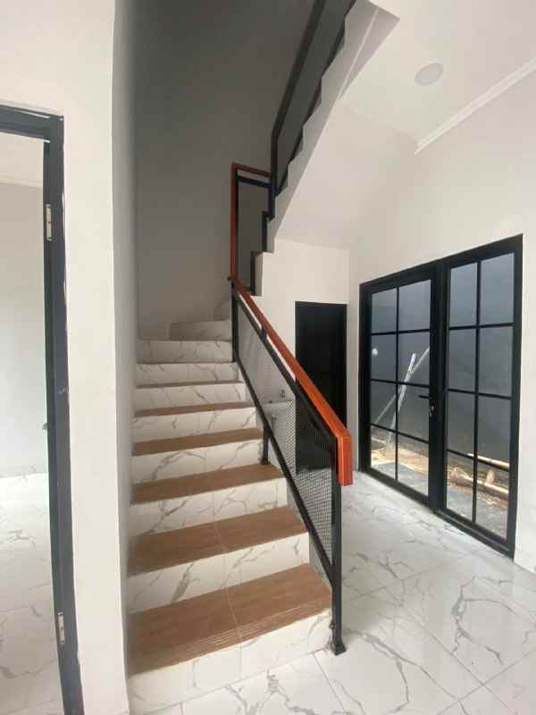 dijual rumah jln mandor samin