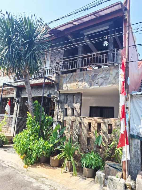 dijual rumah jln pd benda indah blok k1