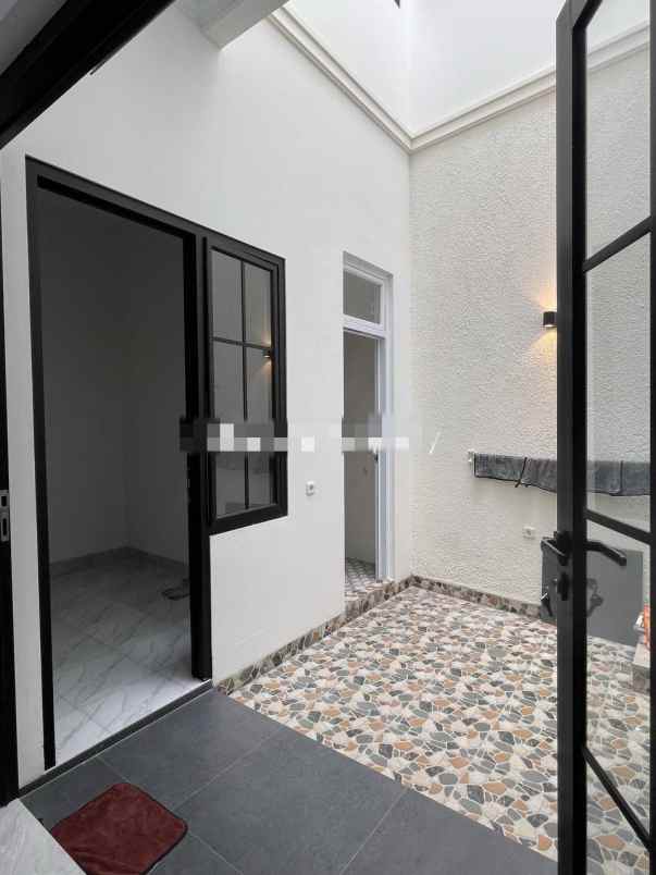 dijual rumah joglo jakarta barat