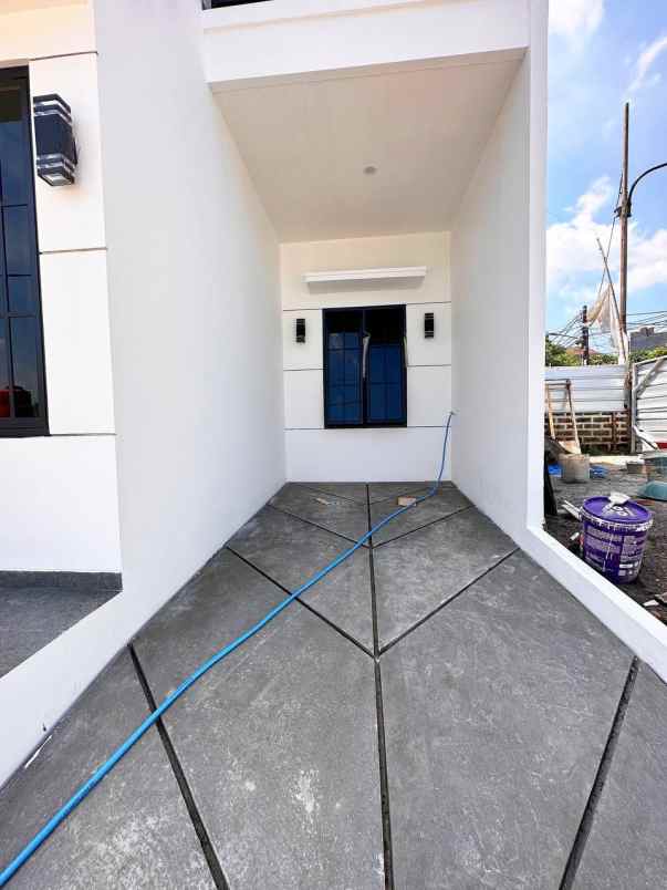 dijual rumah kalisari