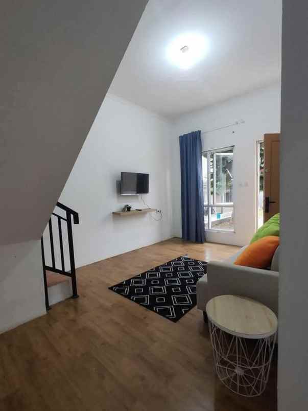 dijual rumah karadenan