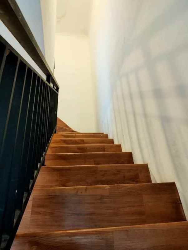 dijual rumah karadenan