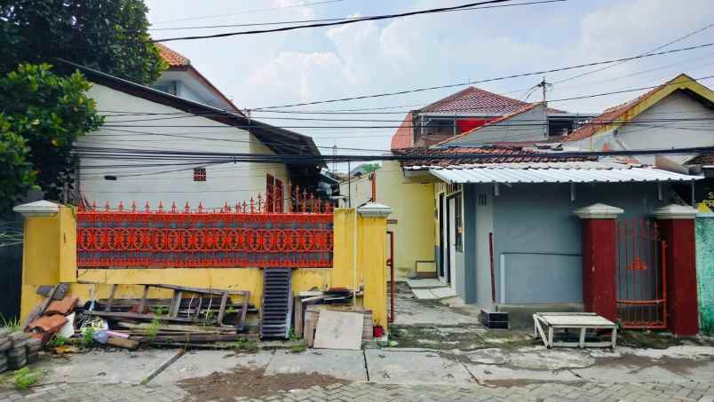 dijual rumah karangan jaya babatan