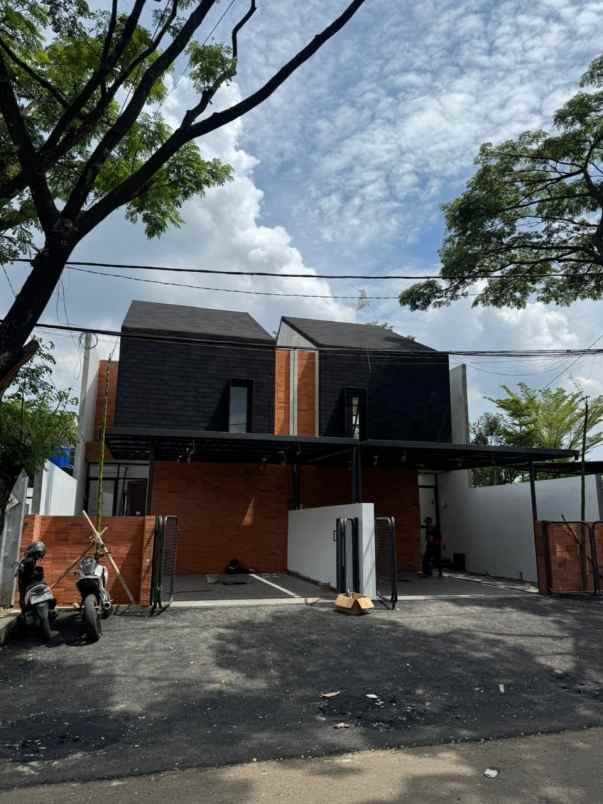 dijual rumah kawasan elit di arcamanik bandung