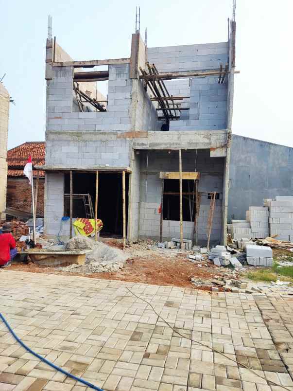 dijual rumah kayu gede graha raya