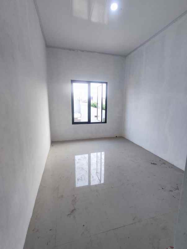 dijual rumah kayu gede graha raya