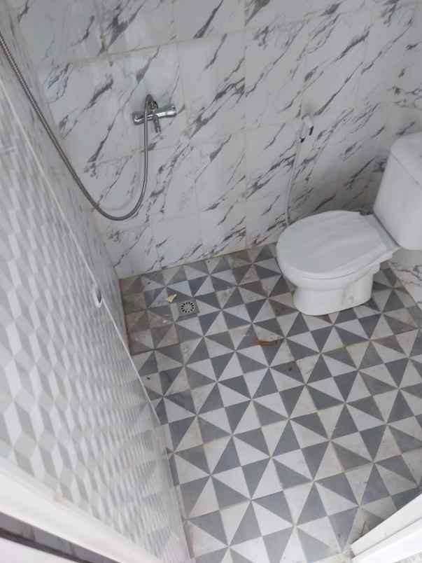 dijual rumah kayu gede graha raya