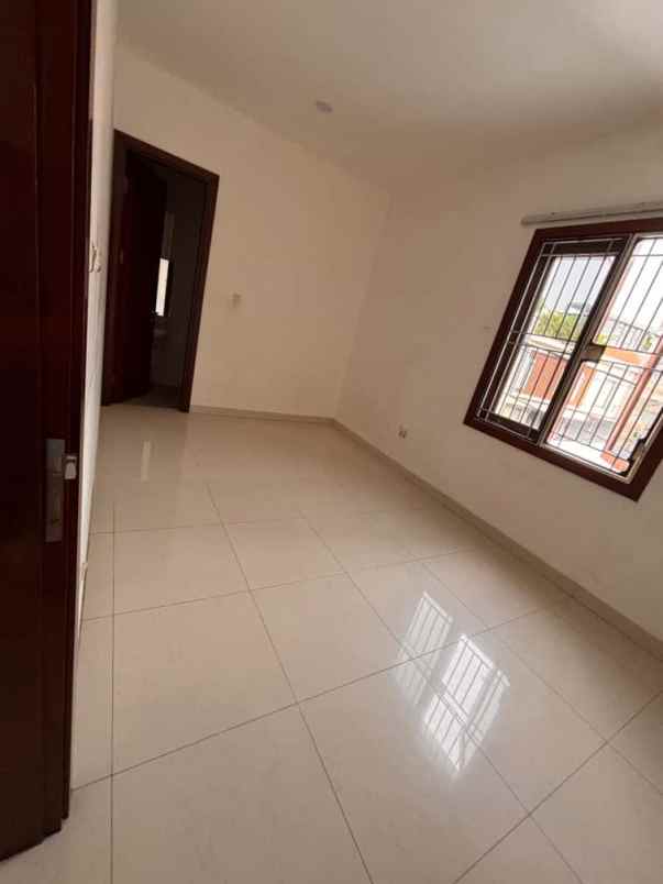 dijual rumah kelapa gading bcs