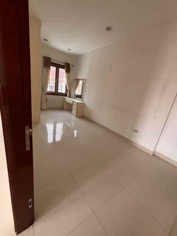 dijual rumah kelapa gading bcs