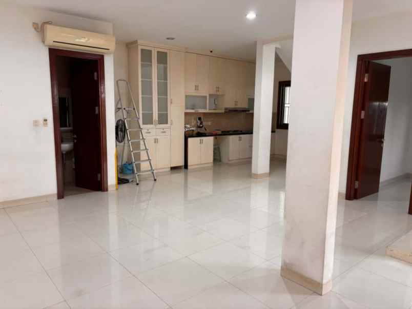 dijual rumah kelapa gading bcs