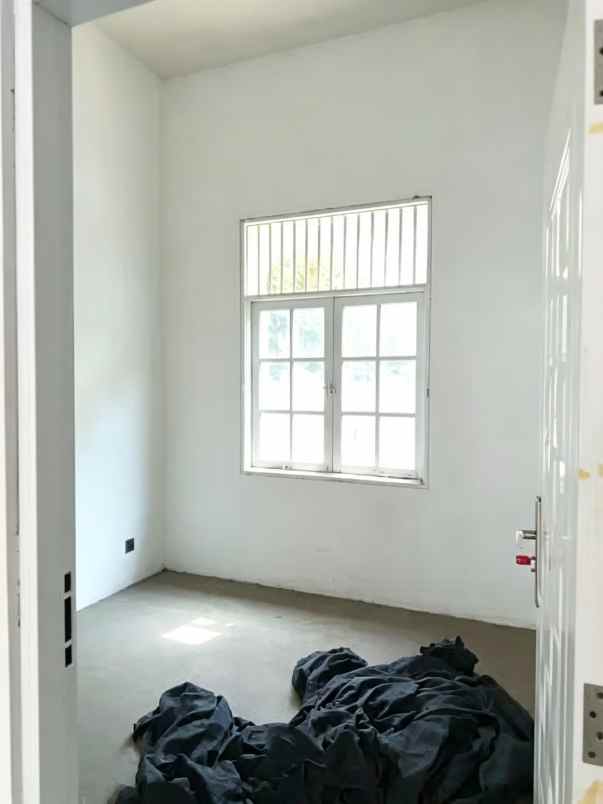 dijual rumah kemang pratama