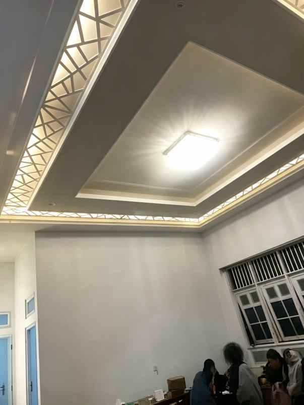 dijual rumah kemang pratama