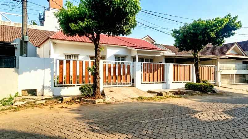 dijual rumah kemang pratama