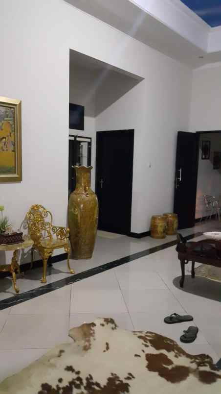dijual rumah kendang sari rumah induk