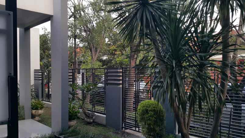 dijual rumah kendang sari rumah induk