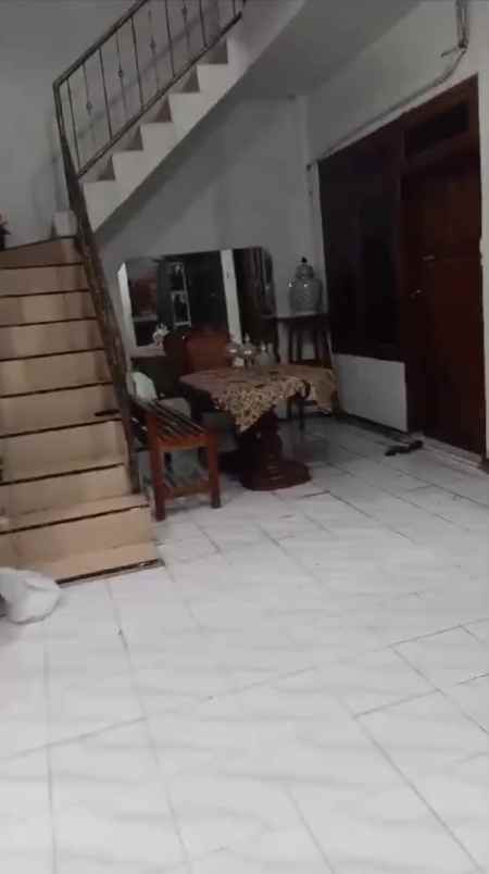 dijual rumah ketintang
