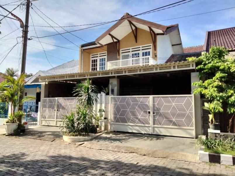 dijual rumah ketintang
