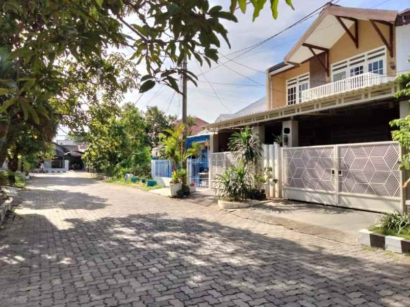 dijual rumah ketintang