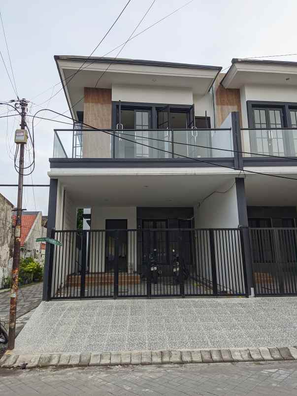 dijual rumah ketintang baru
