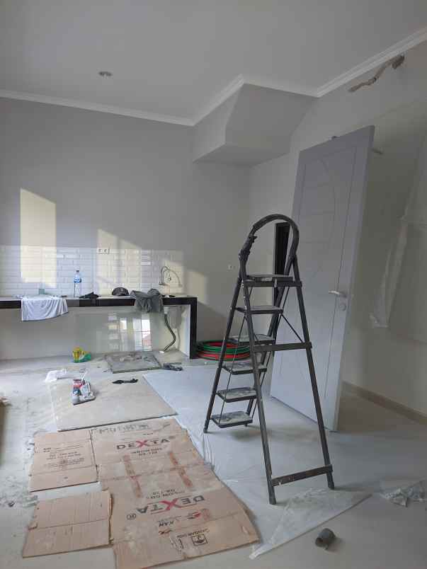 dijual rumah ketintang baru