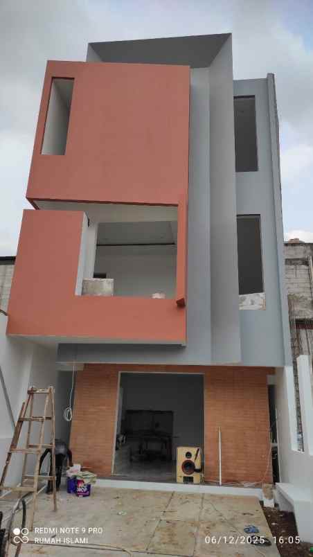 dijual rumah kl bintara jaya
