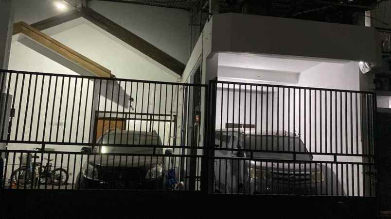 dijual rumah klampis semolo timur