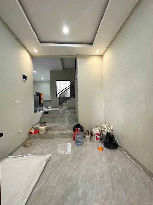 dijual rumah klender