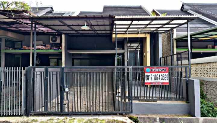 dijual rumah komp cihanjuang dekat taman kupu